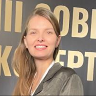 Анна Пак